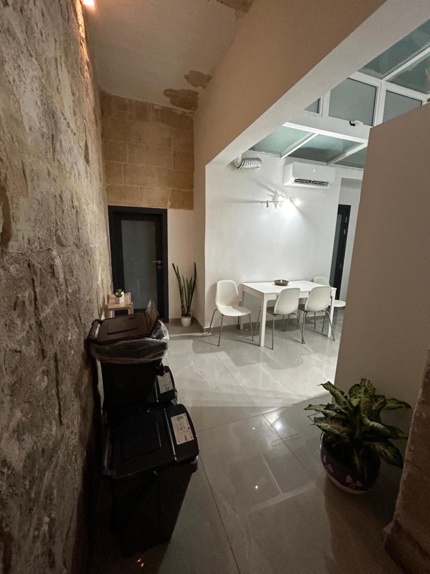 Floriana 5 Minutes Walk To The Capital City Luaran gambar